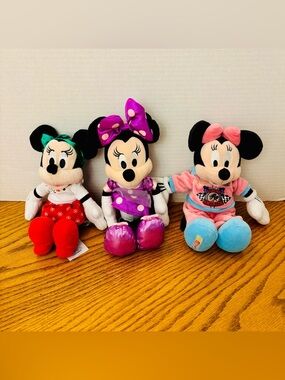 Disney Minnie Mouse lot of 3 plush toys stuffed animal Daytona Raceway Minnie